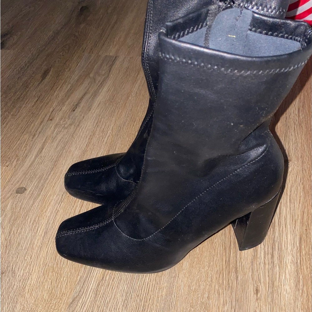 Women’s Chic Black Heeled Boots